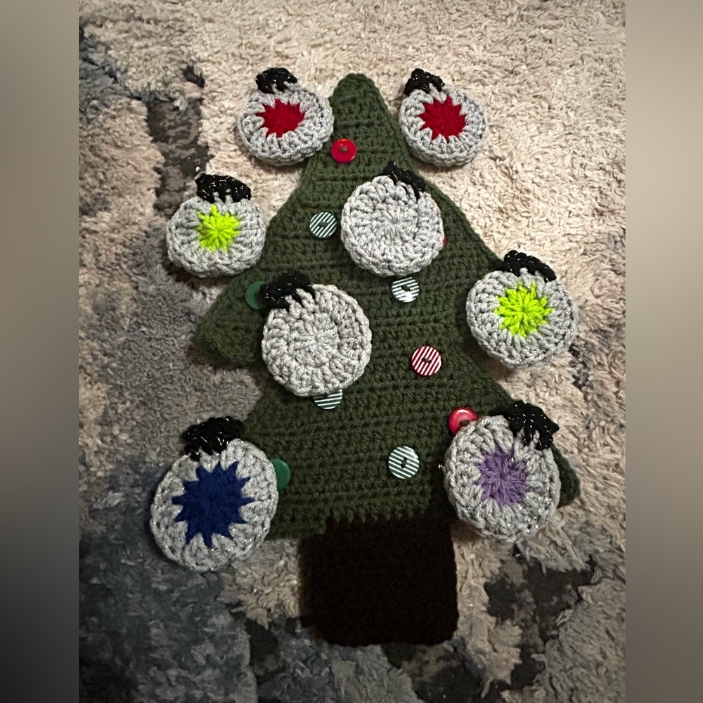 Christmas tree memory matching game
